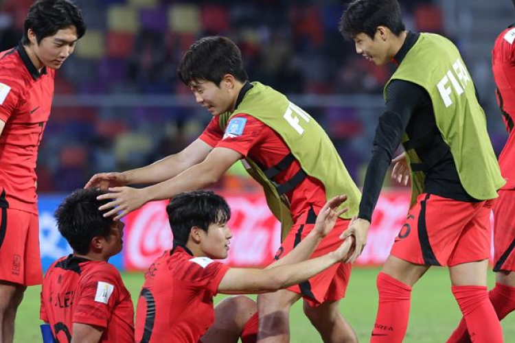 คิม อึน-จุง กำลังเตรียมผู้เล่นของเขาสำหรับการแข่งขันรอบ 16 ทีม